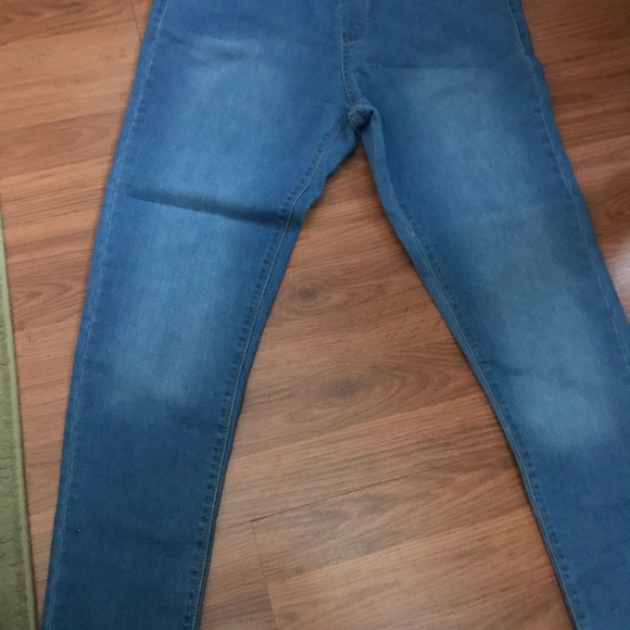Soft and stretchy plus size skinny jeans - Picture 2 of 4